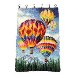 Handmade Hot Air Balloon Wall Hanging 27x40 Yarn Latch Hook With Ring Clips